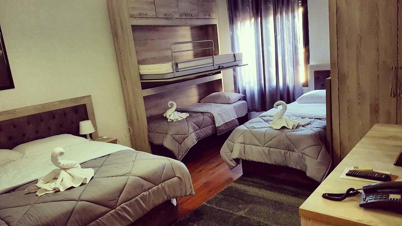 Hotel Livia Tirana Eksteriør billede